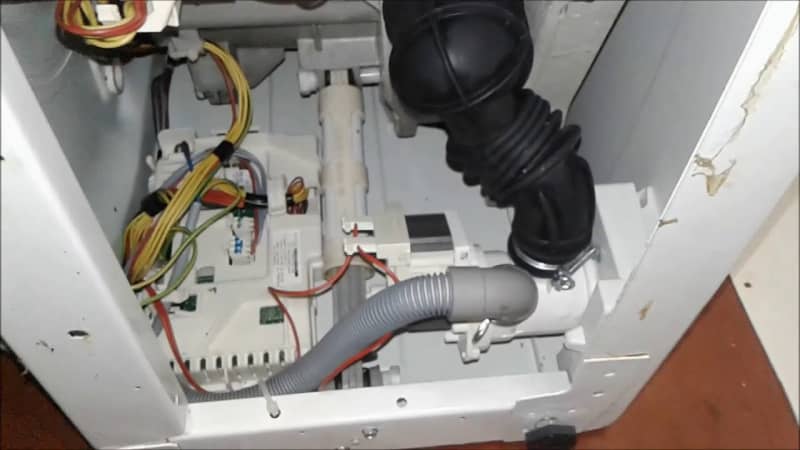 Ремонт стиральной машины Zanussi FJ 905 N, не сливает воду