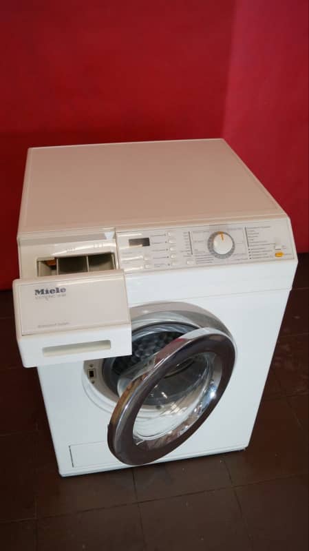 Ремонт стиральной машины Miele WDB020 Eco, не набирает воду